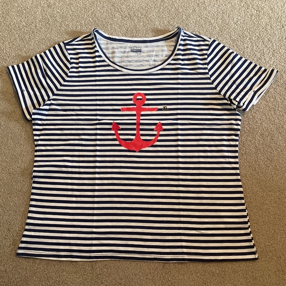 size XL, bust up to 44” inches, beautiful anchor shirt, new ⚓️ condition - Picture 9 of 10